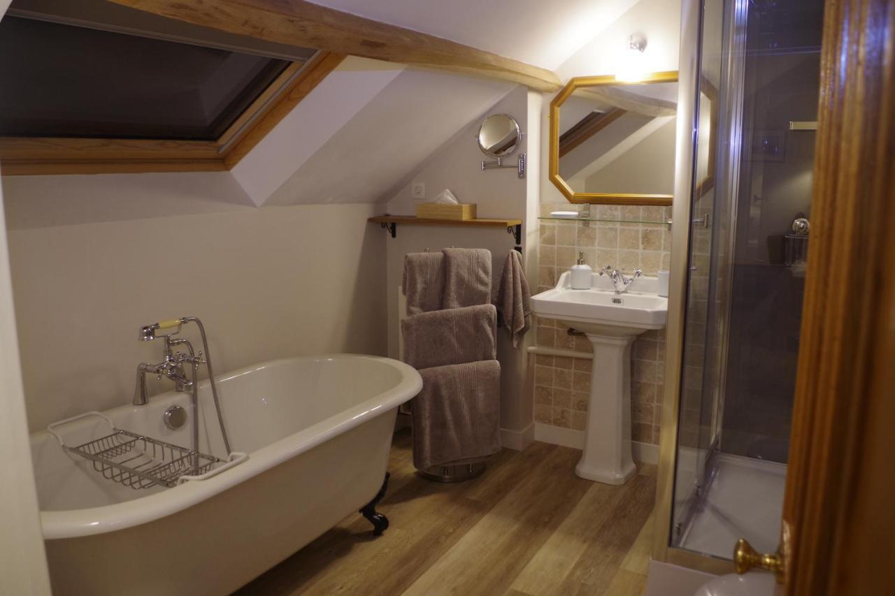 Chambres & Table D'Hotes De La Vieille Ferme Salon-la-Tour Dış mekan fotoğraf